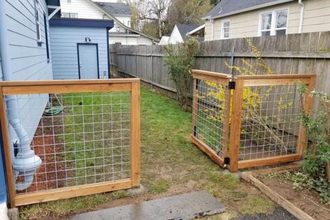 Farm Style Fence | Wood Wire Fence | FenceWorks NW Outdoor Ideas Garden, Landscape Ideas Garden, Wire And Wood Fence, Pig Fence, Garden Fencing Ideas, Garden Fence Decor, Garden Fence Decoration, Fences Ideas, Fence Planning