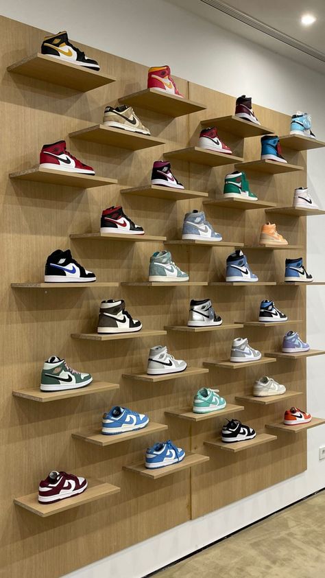 Shoe Shop Interior Design Shelves, Jordan Nike Shoes, Mobile Shop Design, Sneakerhead Room, Shoe Store Design, Store Shelves Design, Clothing Store Displays, Retail Store Interior Design, Clothing Store Interior