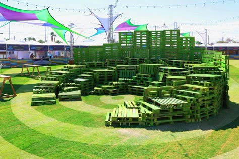 Green Architecture Concept, Urban Furniture, Pallet Painting, Street Furniture, Public Spaces, Stage Design, Green Building, Art Festival, Public Space