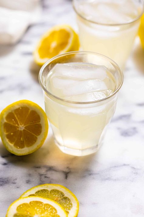 Sugar-Free Lemonade Sugar Free Lemonade Recipe, Fudgesicle Recipe, Naturally Sweetened Desserts, Gaps Diet Recipes, Healthy Lemonade, Sugar Free Lemonade, Dairy Free Breakfast Recipes, Classic Cobb Salad, Homemade Strawberry Lemonade