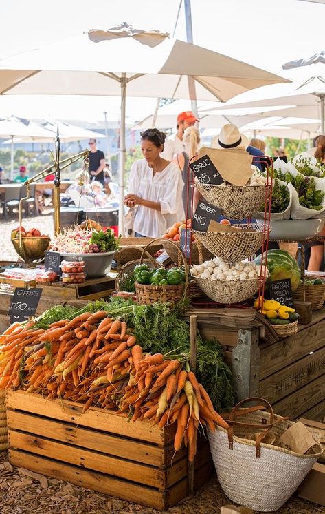 Outdoor Event Ideas, Cape Town Food, Farmers Market Display, Activities For All Ages, Farm Store, City Farm, Traditional Market, Market Garden, Market Displays