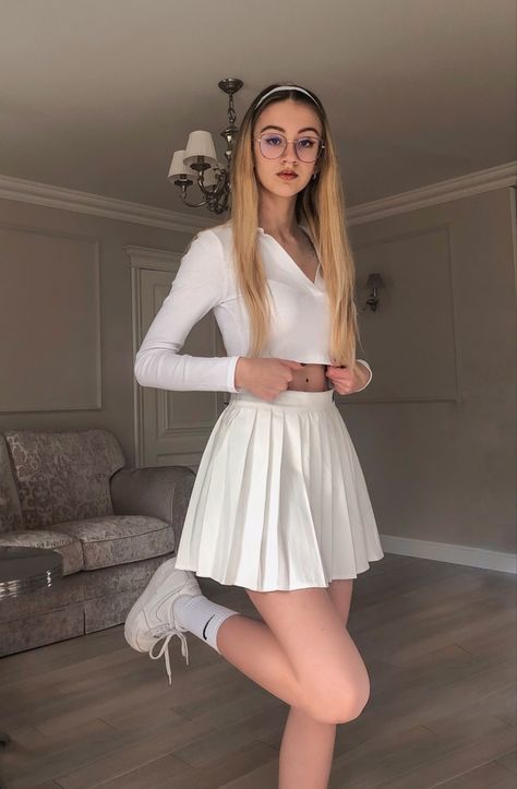 All White Tennis Skirt Outfit, White Tennis Skirt Outfit, Tennis Skirt Outfit, White Tennis Skirt, University Outfit, Cute Birthday Outfits, Mini Skirt Dress, Medical Outfit, Cute Skirt Outfits