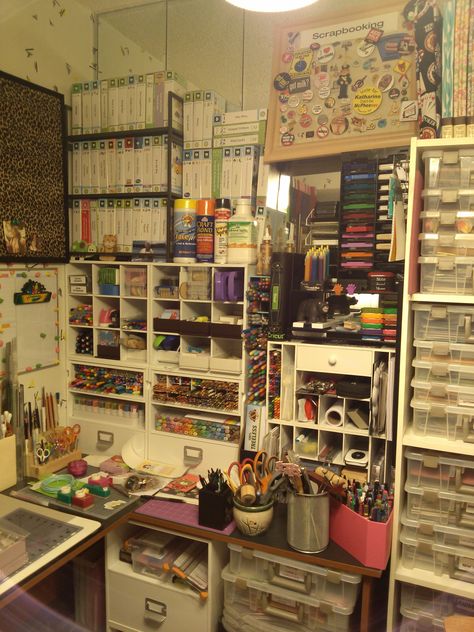 My craft room Arts And Crafts Room, Creativity Room, 1900s House, Crafting Corner, Creative Room, Small Business Organization, Crafts Room, Craft Room Decor, Office Crafts