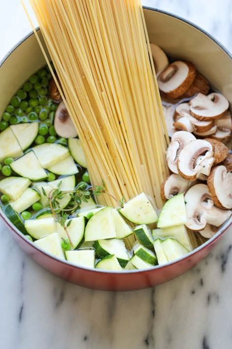 Zucchini Mushroom Pasta, Mushroom Pasta, One Pot Pasta, Pasta Dish, Rigatoni, Zucchini Recipes, Linguine, Tortellini, One Pot Meals