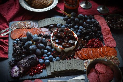 Gothic Tea Aesthetic, Goth Picnic Food, Gothic Snacks, Twilight Marathon Snacks, Gothic Dinner Party Food, Haunted Dinner Party, Twilight Snack Ideas, Halloween Tea Party Food, Goth Party Ideas