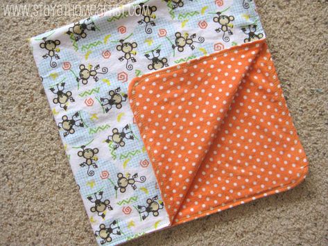 Receiving Blankets Diy, Baby Swaddle Pattern, Baby Sewing Patterns Free, Diy Baby Blanket, Flannel Blankets, Baby Flannel, Baby Receiving Blankets, Flannel Baby Blankets, Sewing For Babies