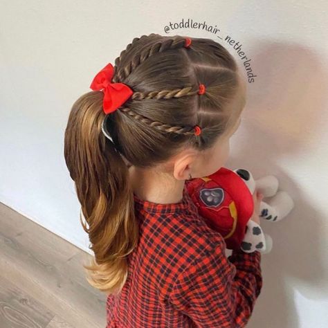 Alix’s Hairstyles no Instagram: “#throwbackthursday to this ponytail with an elasticstyle and ropetwistbraids❤️ Let me know what you think about it☺️ . . . . . . . . . . .…” Tiny Elastic Hair Ties Hairstyles, Cute Easter Hairstyles For Kids, Toddler Holiday Hairstyles, Cute Ponytails For Kids, Hair Styles For Long Hair Kids, First Day Of Kindergarten Hairstyles, Valentines Hairstyles For Kids, Penteados Fáceis Infantil, Kids Hairstyles Girls Easy