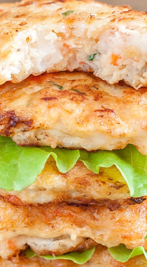 Seafood Cakes Recipes, Shrimp Patties Recipes, Shrimp Cakes Recipe, Shrimp Cake, Shrimp Burgers, Shrimp Burger, Shrimp Cakes, Cilantro Lime Sauce, Seafood Entrees