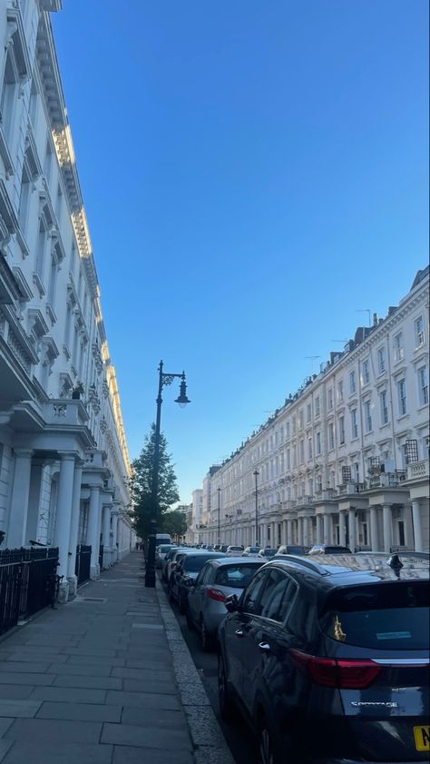 Pimlico London, Aesthetic Buildings, London Vibes, London Aesthetic, Uk Homes, Future Life, Castle, Dream House, England