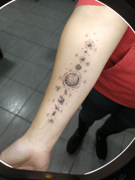 Tatuaje de Music on The Spheres de Coldplay. Diseño original de @medusatattoook Sparks Coldplay Tattoo, Coldplay Tattoo Symbol, Higher Power Tattoo, Coldplay Sparks, Coldplay Tattoo, Music Of The Spheres, Coldplay Music, Power Tattoo, Space Tattoo