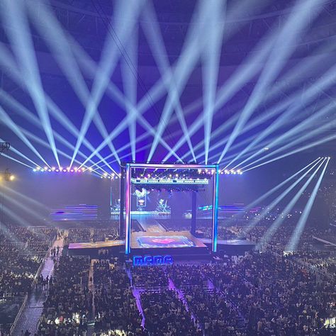 Kpop Award Show Aesthetic, Mama Awards Stage, Mama 2024 Kpop, K Pop Award Show, Award Show Stage, Kpop Award Show, Kyocera Dome Osaka, Kpop Awards, 2022 Mama Awards