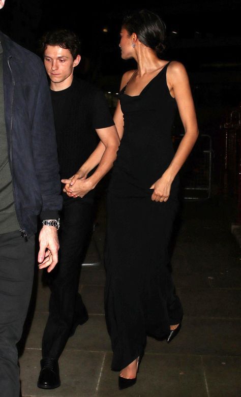 Zendaya Height, Zendaya Maree Stoermer Coleman, Zendaya Outfits, Tom Holland Zendaya, Zendaya Style, Becoming An Actress, Tom Holland Spiderman, Black Love Couples, Celebrity Street Style