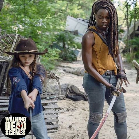 Michonne And Judith, Loki Tv Series, Cailey Fleming, The Walkind Dead, Dead Images, Judith Grimes, Loki Tv, Twd Memes, Walking Dead Tv Series