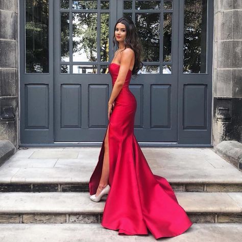 Prom Vibes, Prom Dress Red, Simple Prom Dress Long, Sweep Train Prom Dress, Super Girls, Prom Poses, Outfits Woman, Strapless Prom Dresses, Mermaid Prom Dress