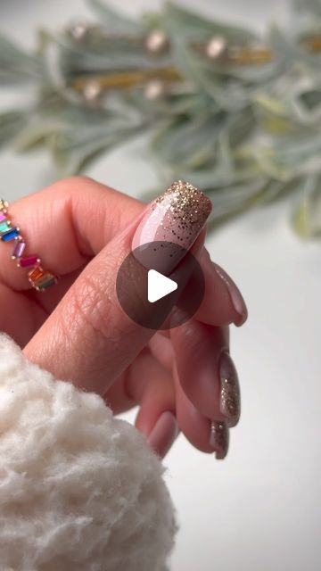 Beelo | DIY Nails on Instagram: "Neutral glam for my simple loving nail peeps ✨ @revelnail • Goal Digger • Prosecco • Sensitive Dip Liquids Link in bio to shop • RNANA20 saves 20% • affiliate #ad #YesRevelNail #RevelNail #diynails #dippowder #dippowdernails #dippingpowdernails #dippingnails #dipnails #dipnailsathome #athomenails #nailswatch #nailinspo #nailart #nailtutorial #nailaddict #naildesign #mani #nailsofig #glitternails #glitter #shortnails #naturalnails #neutralnails #holidaynails #nyenails How to Glitter Ombre Dip Powder Nails" How To Ombré Dip Nails, How To Do Ombre Nails With Dip Powder, Glamrdip Nail Ideas, Diy Dip Nail Designs, Deep Powder Nails Design, Half Glitter Nails, Simple Dip Powder Nails, Thumb Nail Design, Ombre Dip Powder Nails