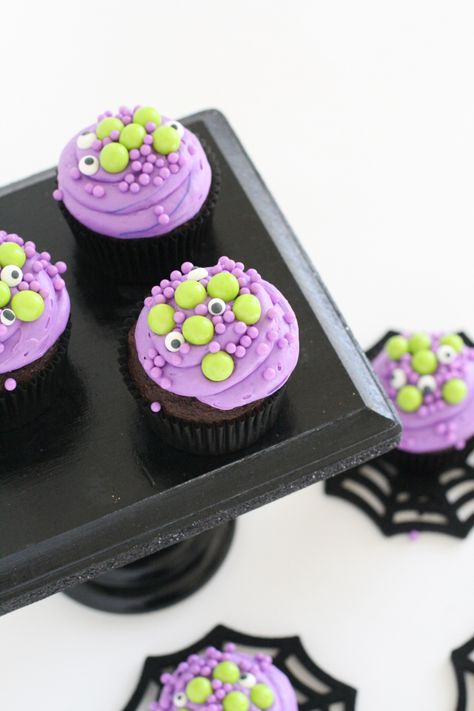 Halloween Cooking, Halloween Witches Brew, Halloween Gender Reveal, Gender Reveal Cupcakes, Champagne Cupcakes, A Baby Is Brewing, Baby Is Brewing, Halloween 4, Halloween Witches