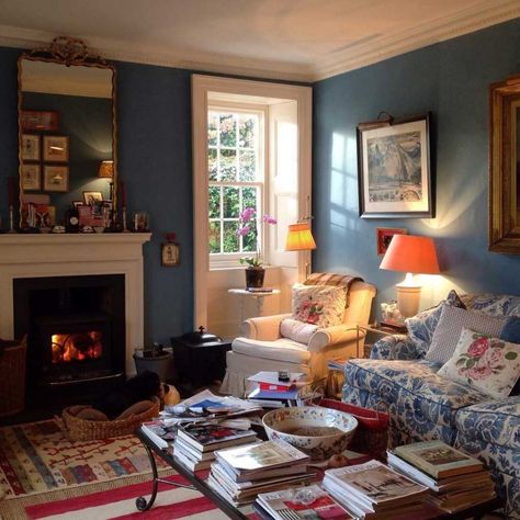 Country Cottage Interiors, English Country Decor, English Decor, Interior Vintage, Cottage Living Rooms, Cottage Interiors, Cottage Living, A Living Room, Front Room