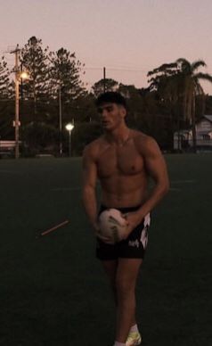 Fit Rugby Players, Rugby Aesthetic Boy, Rugby Boyfriend Aesthetic, Rugby Boy Aesthetic, Rugby Player Aesthetic, Rugby Boyfriend, Herbie Farnworth, Rugby Aesthetic, Rugby Guys