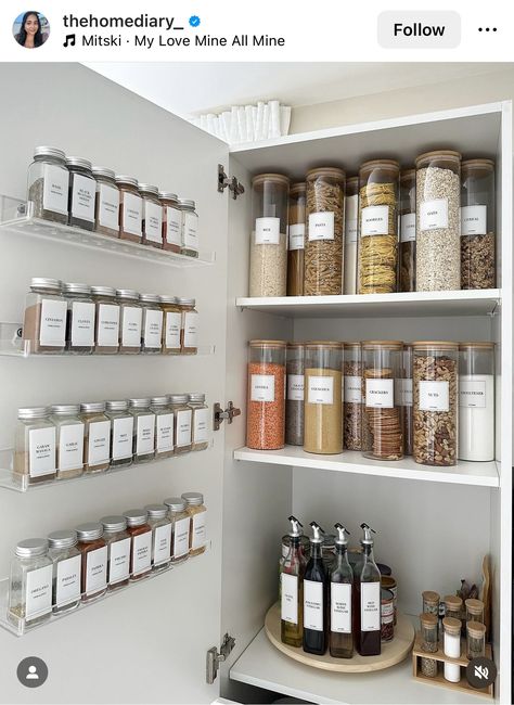 Pantry Organization Ideas, Organized Pantry, Pantry Organisation, Desain Pantry, House Organisation, Kitchen Organization Pantry, Kitchen Organisation, Kitchen Pantry Design, Future Apartment Decor