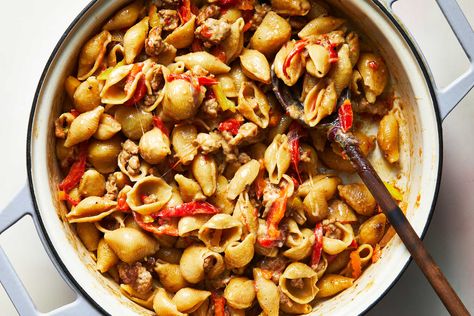 Pepper And Sausage Pasta, Charred Vegetables, September Recipes, Grilled Italian Sausage, Autumn Pasta Recipes, Fall Pasta, Thanksgiving Jokes, Fall Fun Food, One Pot Pasta Recipes