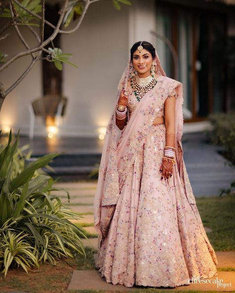 Light Pink Bridal Lehenga, Anamika Khanna Lehenga, Lehenga Pink, Pink Bridal Lehenga, Nikah Outfit, Bride Entry, Pink Look, Bridal Hairdo, Western Outfits Men