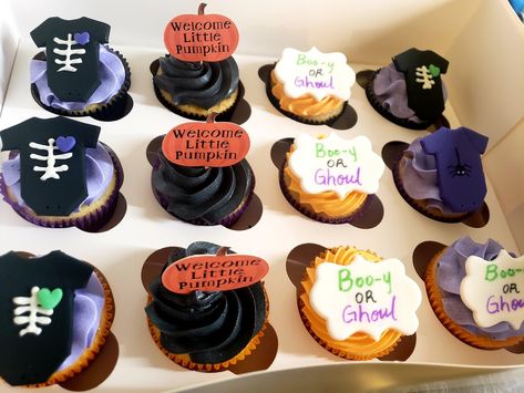 Halloween Gender Reveal Cupcakes, Spooky Gender Reveal Cake, Gender Reveal Dessert, October Baby Showers, Halloween Gender Reveal, Gender Reveal Cupcakes, Gender Reveal Themes, October Baby, Gender Reveal Cake