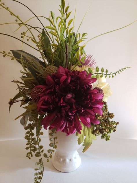 Flower Show Arrangements, Silk Floral Arrangements For Home, Mum Floral Arrangements, March Floral Arrangements, Gala Flower Arrangements, Fall Flower Arrangements Centerpieces, Silk Flower Arrangements For Home, Diy Silk Flower Arrangements, Dark Bouquet