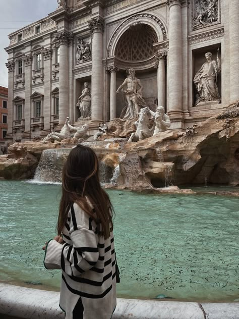 Italy rome Fontana Di Trevi Photo Ideas, Rome Italy Photography, Rome Outfits, Rome Photography, Italy Travel Photography, Italy Winter, Summer Abroad, Rome Itinerary, Rome Photo