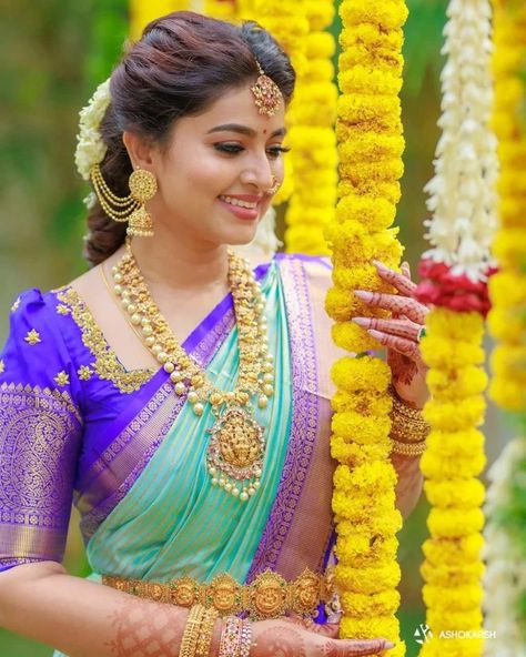 sneha prasanna in a blue saree2 Sneha Prasanna, Pink Blouse Designs, Lichi Silk Saree, Hair Style On Saree, Pattu Saree Blouse Designs, Wedding Saree Blouse, New Saree Blouse Designs, Wedding Saree Blouse Designs, Latest Model Blouse Designs