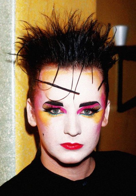 New Wave Makeup, Wave Makeup, 80's Makeup, 80s Hair And Makeup, 1980's Makeup, 1980s Makeup, Rock Makeup, Blitz Kids, Look 80s