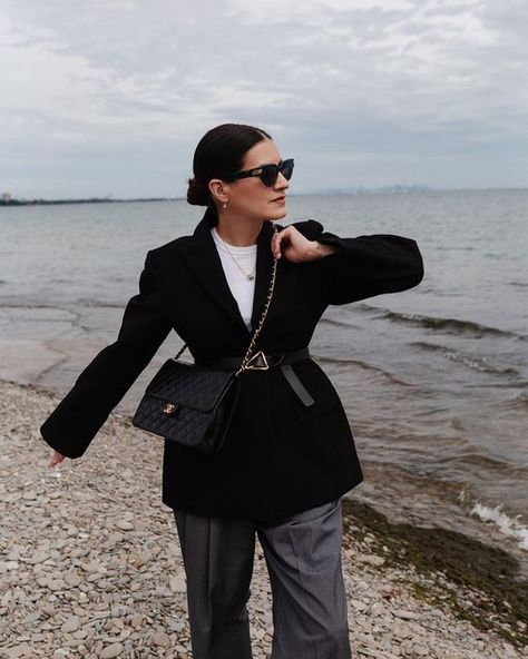 Nathalie Martin on Instagram: "Vintage appreciation post. ⠀⠀⠀⠀⠀⠀⠀⠀⠀ Chanel classic flap via @lxrco Use code NATHALIEM20 for 20% off (excludes Chanel, Hermes Birkins and home goods. Sorry!) ⠀⠀⠀⠀⠀⠀⠀⠀⠀ Bag, Chanel Hourglass blazer, @thefrankieshop Trousers, @thefrankieshop Gelso Tank, Zara (2021) Necklace, @maisonbirks Belt & sunglasses, @newbottega ⠀⠀⠀⠀⠀⠀⠀⠀⠀ Photos by @geo_martin ⠀⠀⠀⠀⠀⠀⠀⠀⠀ #vintagechanel #vintagechanelbag #lxrco #thisisreluxury #lxrcopartner #thefrankieshop #outfitinspirationoft Nathalie Martin, Hourglass Blazer, Vintage Chanel Bag, Bag Chanel, Appreciation Post, Fashion Baby, Blazer Outfits, Blazer Fashion, Classic Flap