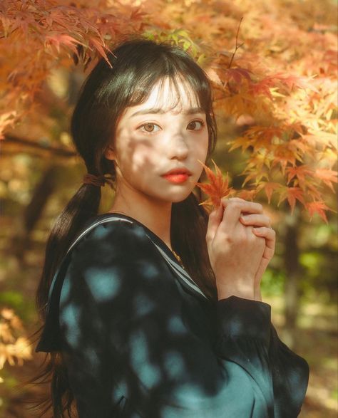 Lighting References, Aesthetic Reference, Autumn Photoshoot, Natural Girl, Face Drawing Reference, Female Reference, Female Pose Reference, Fall Photoshoot, Face Light