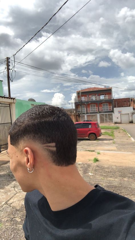 Burst Fade Buzz Cut, Buzz Cut Mullet, Buzz Haircut, Buzz Cut Hairstyles, Burst Fade, Men Haircut Curly Hair, Faded Hair, Corte De Cabelo Masculino, Mens Haircuts Short