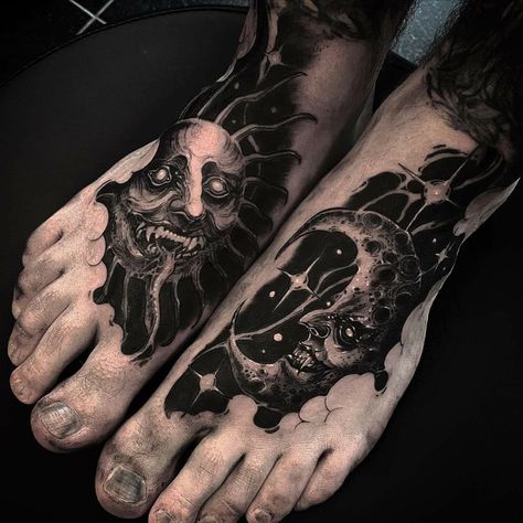 Realistic Men Tattoo, Creepy Half Sleeve Tattoo, Dark Gore Tattoos, Spooky Gothic Tattoos, Gothic Neck Tattoo For Guys, Side Head Tattoo Designs, Dark Scary Tattoos, Creepy Knee Tattoos, Creepy Sun Tattoo