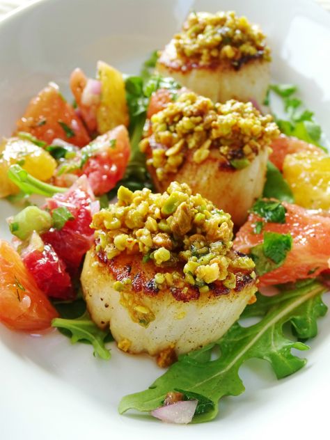 I’ve been craving citrus lately, maybe it’s because January is such a cold and gloomy month and all that colorful citrus just brightens my day, I don’t know but I’m sure loving all the different varieties that are available right now. I recently made this salsa using my favorite cara cara, blood and navel oranges, … Pistachio Crusted Fish, Citrus Salsa, Scallop Appetizer, Seafood Scallops, Seafood Entrees, Navel Oranges, Scallop Recipes, Fish Dinner, Top Chef