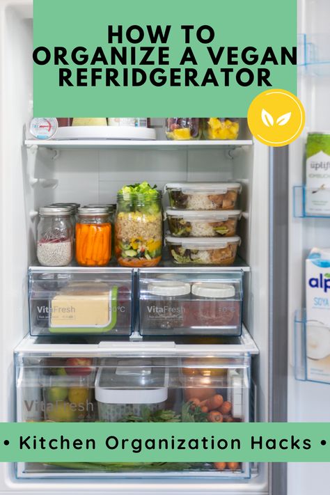 I absolutely hate throwing away food and am thus always on a mission to reduce food waste! I’ve found that keeping my fridge organized is one way to make sure less food waste is created. Here are some tools to help you organize your fridge and food last longer! Vegan Fridge Organization, Vegan Refrigerator, Vegan Fridge, Organization Refrigerator, Fridge Organized, Meal Prep Sunday, Kitchen Organization Hacks, Storing Vegetables, Sunday Meal Prep