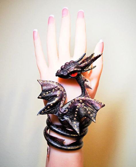 Httyd Jewelry, Dragon Themed Jewelry, Gold Bracelet For Women Dragon, Black Jewelry With Dragon Design Collectible, Dragon Jewelry Bracelets, Bracelet Gothic, Leather Dragon, Dragon Hand, Gothic Bracelet