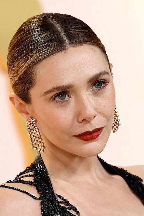 The Oscars 2023, Choppy Fringe, Oscars 2023, Elizebeth Olsen, Crop Hair, Olsen Scarlet Witch, Elizabeth Olsen Scarlet Witch, Hollywood Waves, Glamour Uk