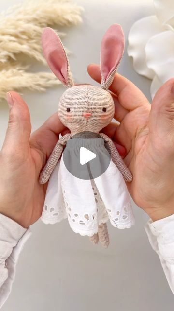 Heirloom Doll Pattern Free, Fabric Animals Patterns Free Sewing, Rabbit Sewing Pattern Free, Fabric Bunny Pattern Free, Bunny Doll Pattern Free Sewing, Diy Toys Sewing, Doll Patterns Free Sewing, Fabric Carrots, Gifts For Easter