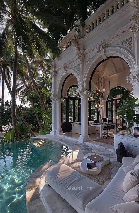 Dream House Balcony, White Marble House Interior, Modern Classic House Design Interiors, Luxury Home Features, Country Mansion Interior, Pretty Houses Exterior Dream Homes, Future House Aesthetic, French Luxury Interior, Dream Modern House