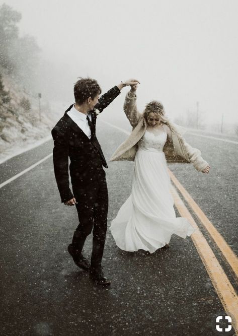 Winter Wedding Photo Ideas, Dancing In The Snow, Winter Wedding Fur, Getaway Wedding, Wedding Photography Checklist, Winter Wedding Photos, Bridal Fur, Wedding Fur, Winter Elopement