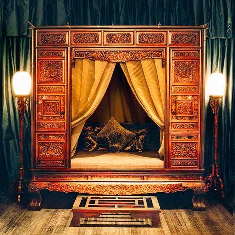 ming dynasty Chinese Bedroom, Animal Print Upholstery, Wedding Bed, Chinese House, Chinese Interior, Chinese Furniture, Private Dining Room, Dine In, Ming Dynasty