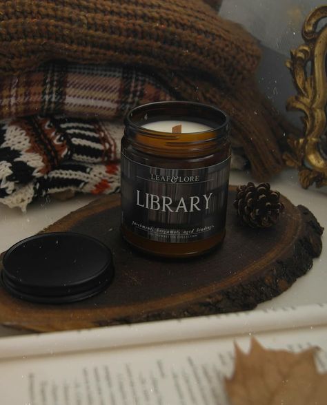 Dark Academia Candle Aesthetic, Candle Dark Academia, Dark Academia Scents, Dark Academia Candles, Beige Mom, School Moodboard, Comfort Aesthetic, Pretty Candles, Dark Academia Room