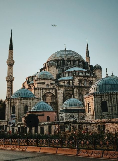 The Şehzade Mosque is a 16th-century Ottoman imperial mosque located in the district of Fatih, on the third hill of Istanbul, Turkey. It was commissioned by Suleiman the Magnificent as a memorial to his son Şehzade Mehmed who died in 1543. It is sometimes referred to as the "Prince's Mosque" in English. Suleiman The Magnificent, Three Hills, Modern Rooms, Mosque Architecture, Islamic Architecture, Architecture Fashion, Istanbul Turkey, Culture Travel, Modern Room