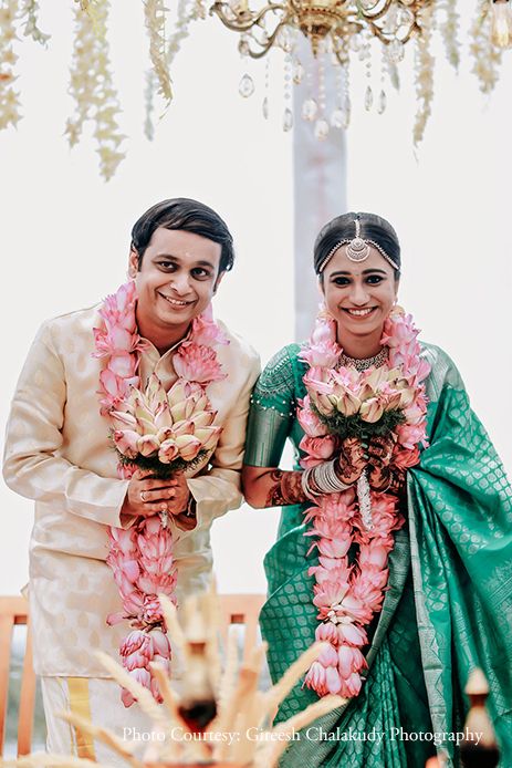 BrideGoals Wedding Garlands South Indian Marriage, Wedding Garlands South Indian, Unique Indian Wedding Garland, Lotus Garland, Lake View Wedding, South Wedding, Indian Wedding Garland, Baby Decorations, Flowers Garland