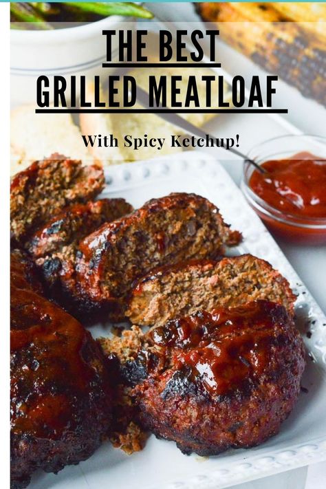 Blackstone Meatloaf, Grilling Meat Recipes, Easy Grilled Dinners, Grilling Meat Ideas, Meat On The Grill, Campfire Meatloaf, Ground Beef Grilling Recipes, Grilled Meatloaf Recipes, Meatloaf On The Grill