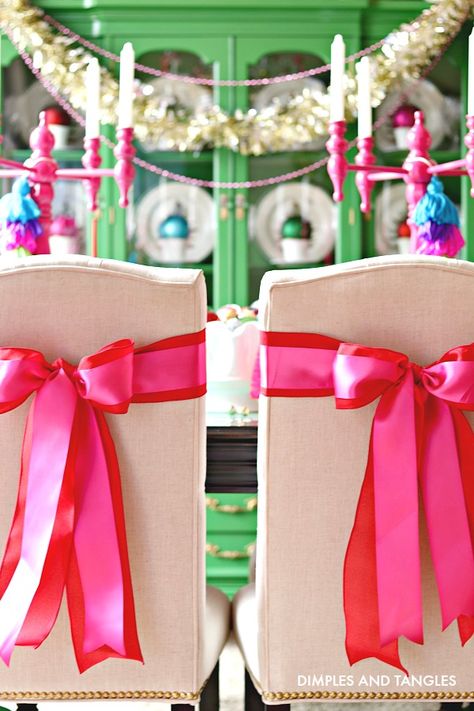 Dimples And Tangles, Colorful Christmas Decorations, Preppy Christmas, Christmas Tours, Pink Christmas Decorations, Porch Entry, Christmas Interiors, Christmas Inspo, Front Porch Christmas Decor