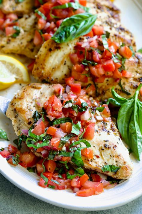 Italian Chicken Breast Recipes, Simple Weeknight Dinners, Healthy Bruschetta, Chicken Puttanesca, Chicken Bruschetta Recipe, Chicken Bruschetta, Strawberry Chicken Salad, Bruschetta Toppings, Chicken Breast Cutlet