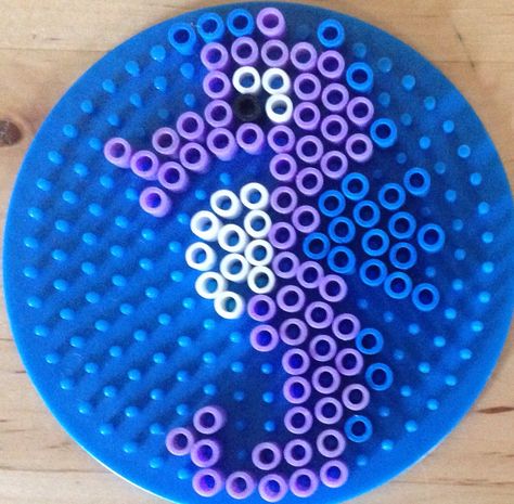 Kadens Hama Beads Round Pattern, Dnd Pearler Beads, Circle Perler Bead Patterns, Melt Beads Patterns, Hamma Beads Ideas, Easy Perler Bead Patterns, Pony Bead Crafts, Melty Bead Patterns, Pearl Beads Pattern