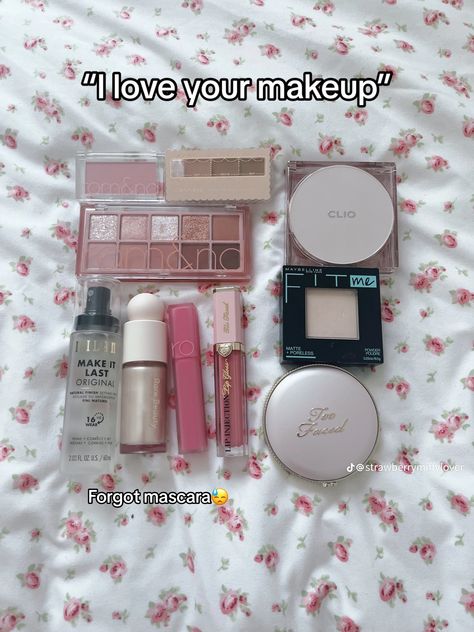 Rare Beauty Liquid Highlighter, Too Faced Powder, Highlighter Maybelline, Glowup Skincare, Rare Beauty Liquid, Glow Up Guide, Smooth Makeup, Too Faced Lip Injection, Face Foundation